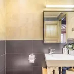 Sea Views In The Heart Of The Old Town Apartment *