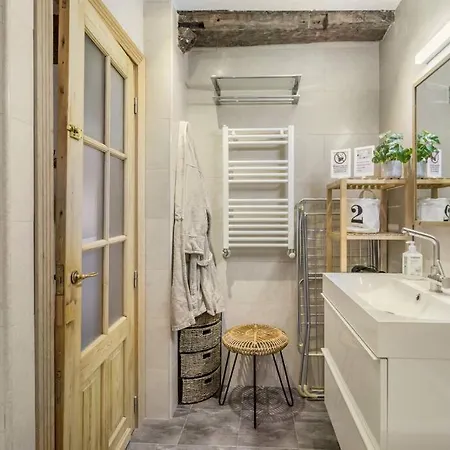 Sea Views In The Heart Of The Old Town *