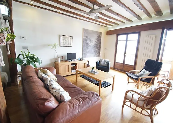 Sea Views In The Heart Of The Old Town Apartment *