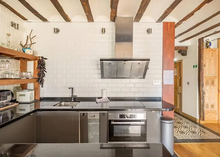 Sea Views In The Heart Of The Old Town Apartment *