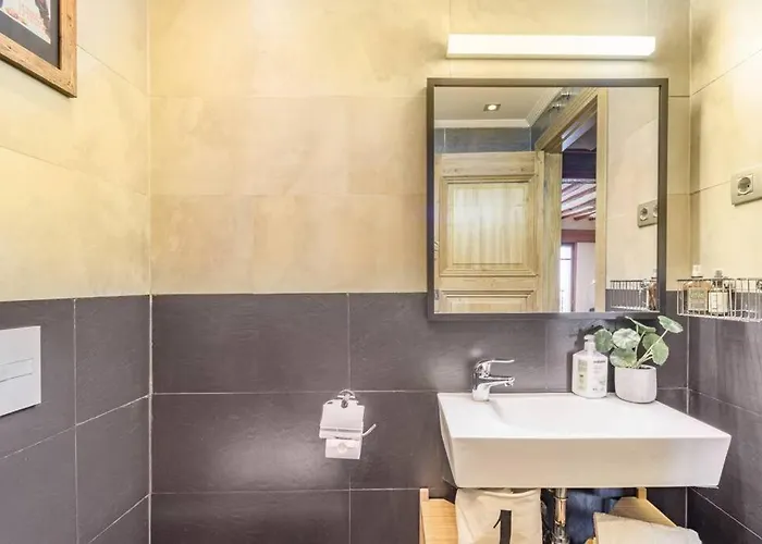 Sea Views In The Heart Of The Old Town Apartment *