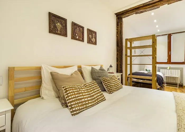 Sea Views In The Heart Of The Old Town Apartment *