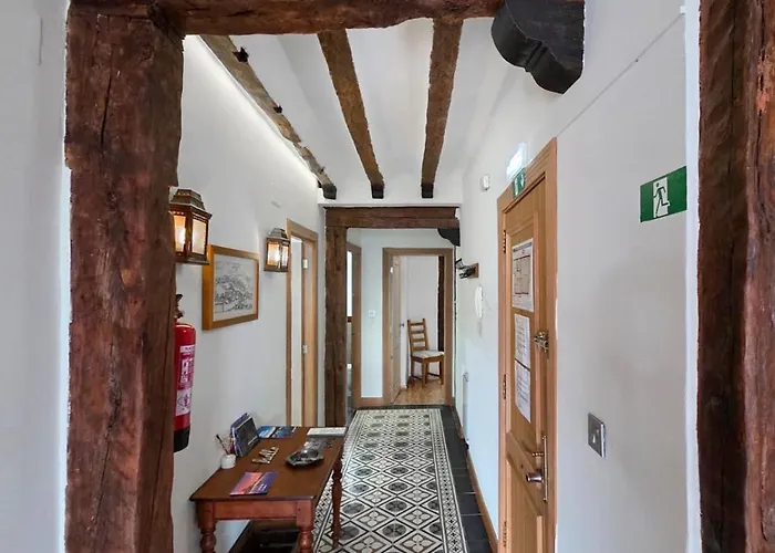 Sea Views In The Heart Of The Old Town Apartment *