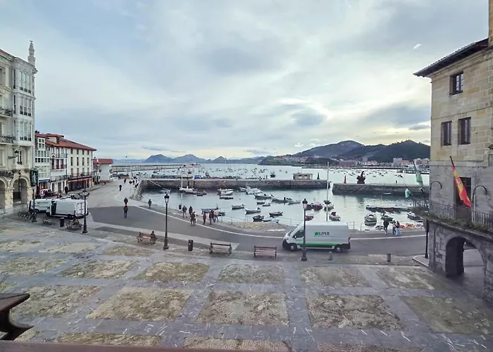 Sea Views In The Heart Of The Old Town Apartment *