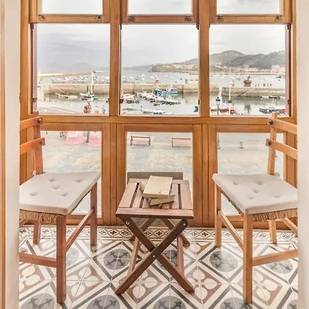 Sea Views In The Heart Of The Old Town 아파트