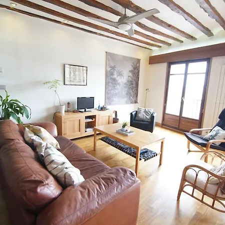 Sea Views In The Heart Of The Old Town 아파트 *