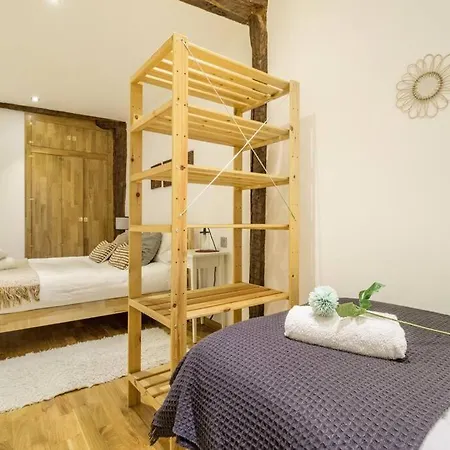 Sea Views In The Heart Of The Old Town *